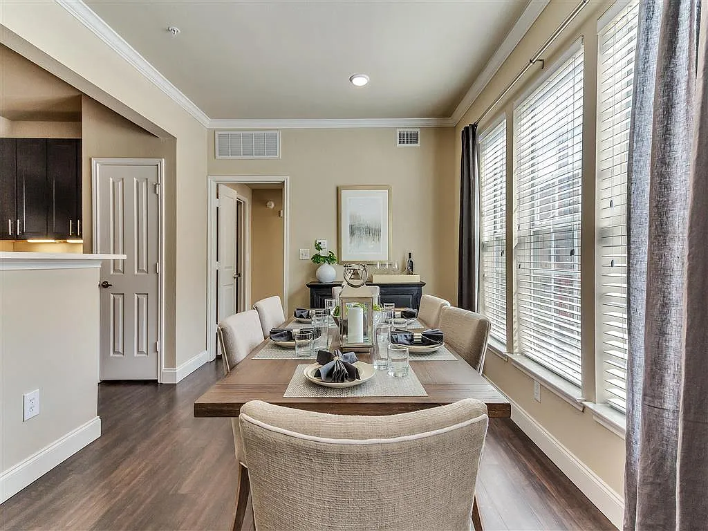 The Caruth Premier Townhome Apartments — Photo 4