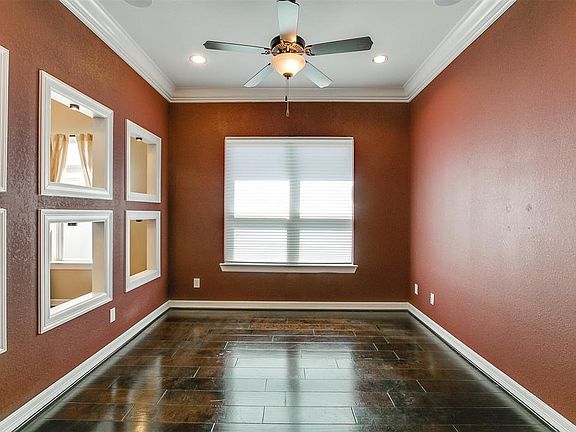 5th image of 14 Floral Hills Ln