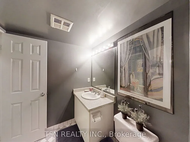 801 King St W #712 — Photo 13