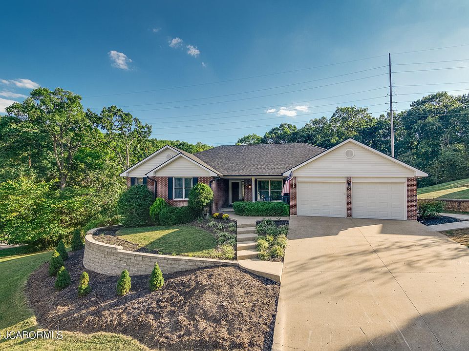 1st image of 3915 Carmel Dr