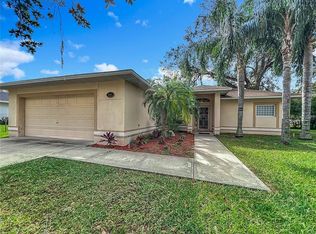 944 Hicks Rd, Lakeland, FL 33813