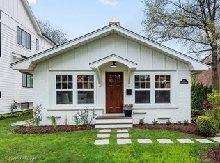 214 Holmes Ave, Clarendon Hills, IL 60514