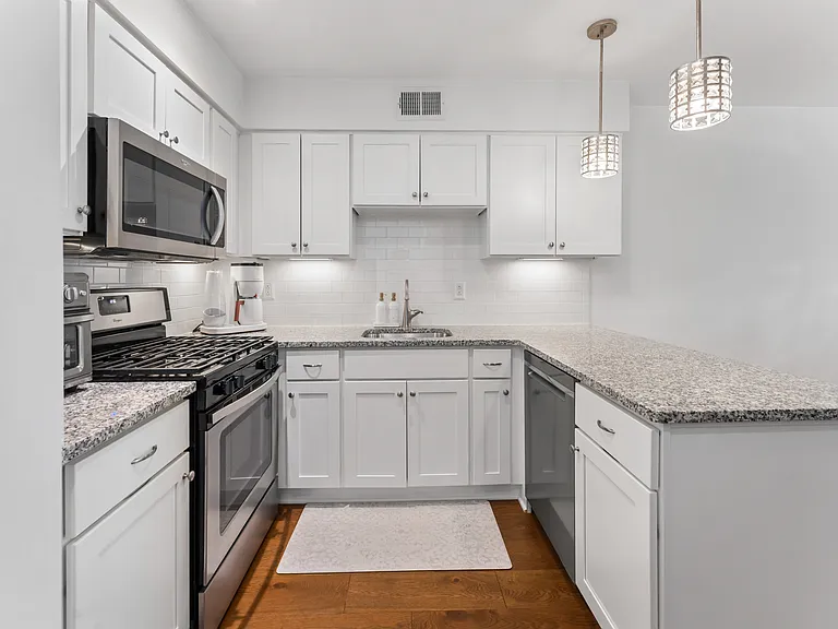 142 Shore Dr — Photo 9