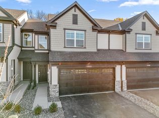 10520 Harbor Ln N, Maple Grove, MN 55369