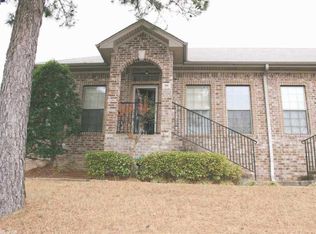 66 Reservoir Heights Dr, Little Rock, AR 72227