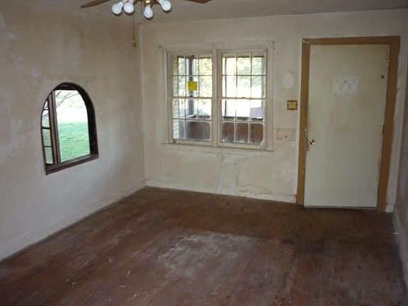 4th image of 1420 NW 22nd St