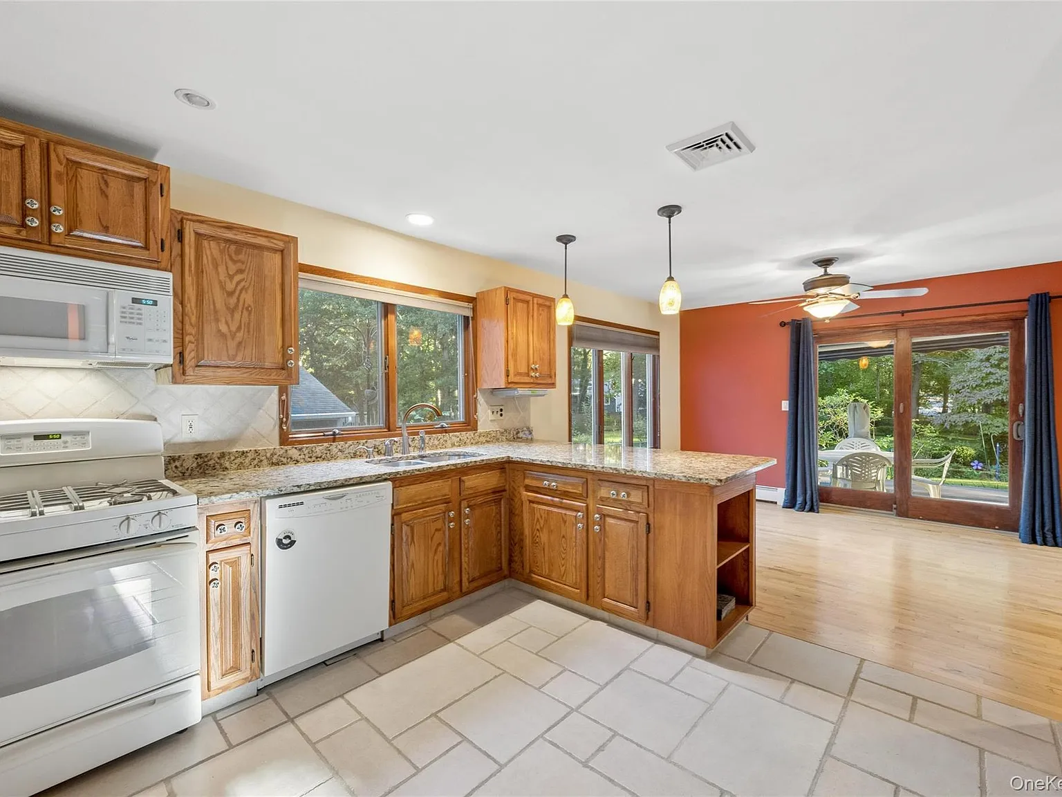 3 bed, 2.5 bath, 2000 sqft, $4,550 — Photo 4