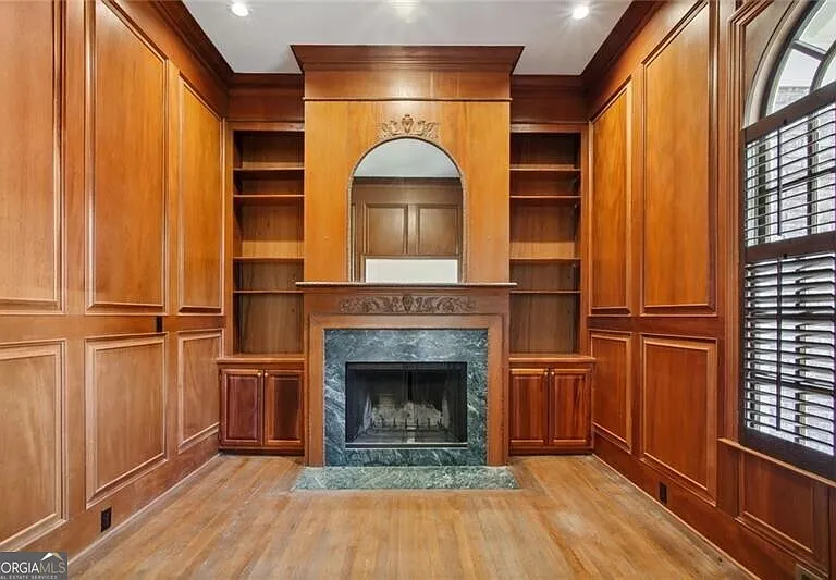 2770 Carmon On Wesley NW — Photo 3