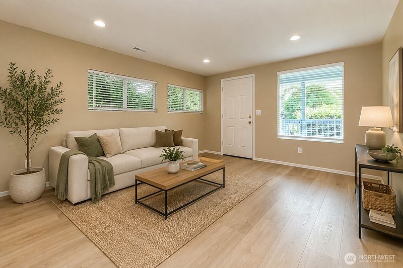 5th image of 11049 18th Avenue SW