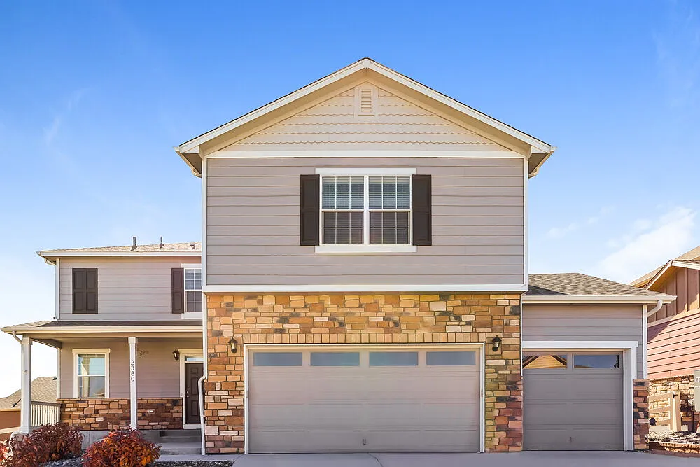 3 bed, 2.5 bath, 2267 sqft, $3,020 — Photo 1