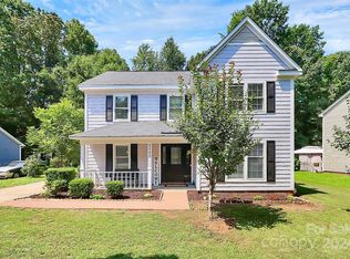 2400 Heather Glen Ln, Charlotte, NC 28208