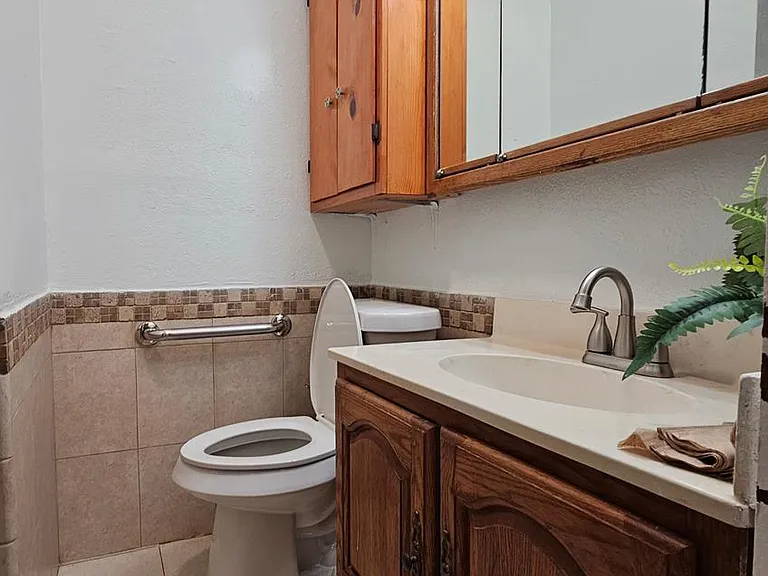 94 Laura Ln — Photo 17