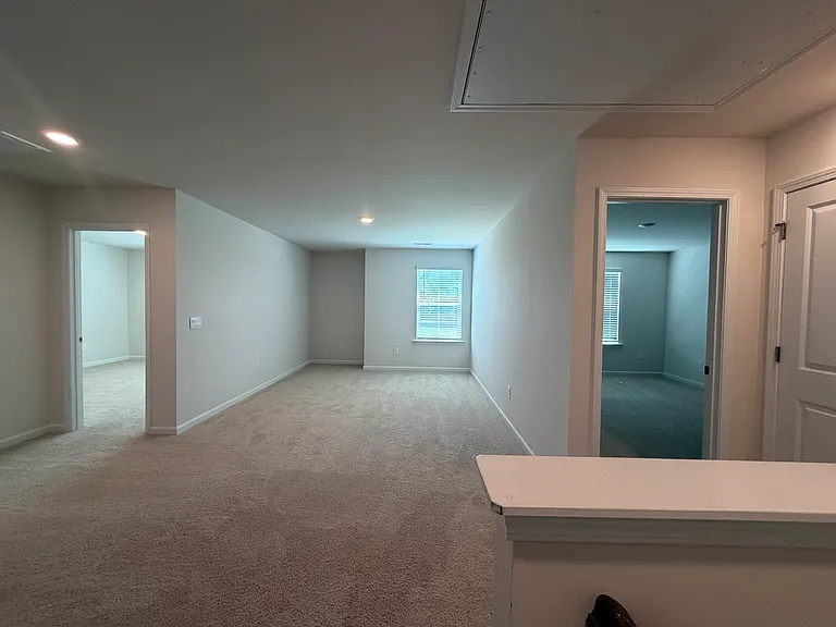 1121 Tilburn Ter — Photo 33