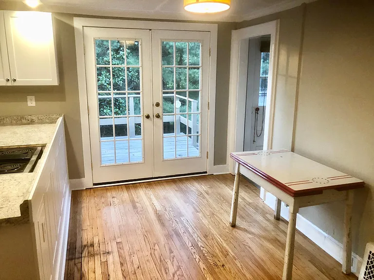 202 N Randolph St — Photo 11