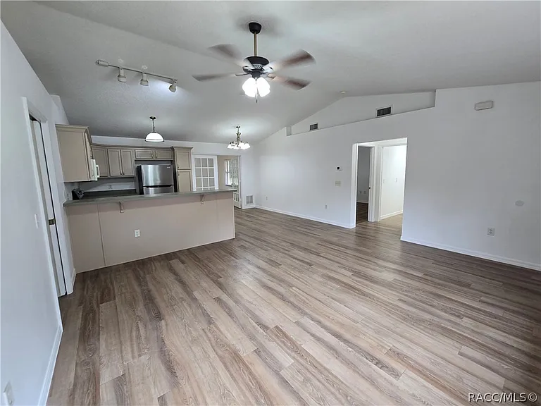 292 N Fitzpatrick Ave — Photo 3