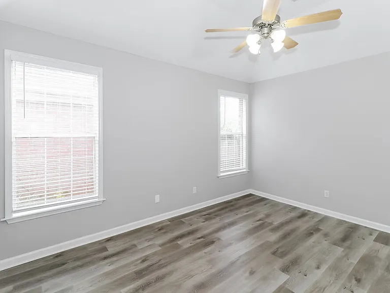 8750 Rogers Park Ave — Photo 10