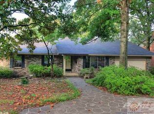 15 Hayfield Rd, Little Rock, AR 72207