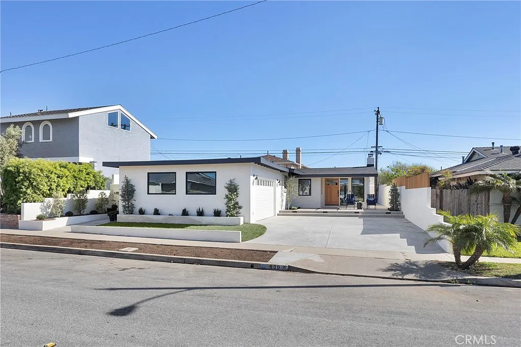 Building Photo - 900 Catalina Ave