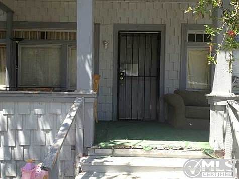 4th image of 726 N Arrowhead Ave
