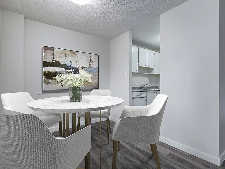 239 Avenue E N #7 — Photo 2