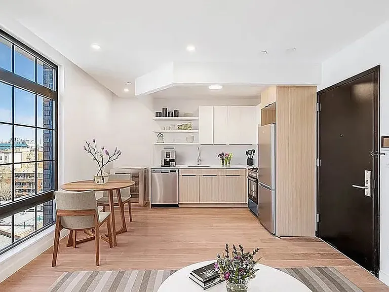 31-18 31st St #5B — Photo 3