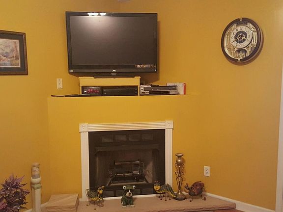 Fireplace with gas logs