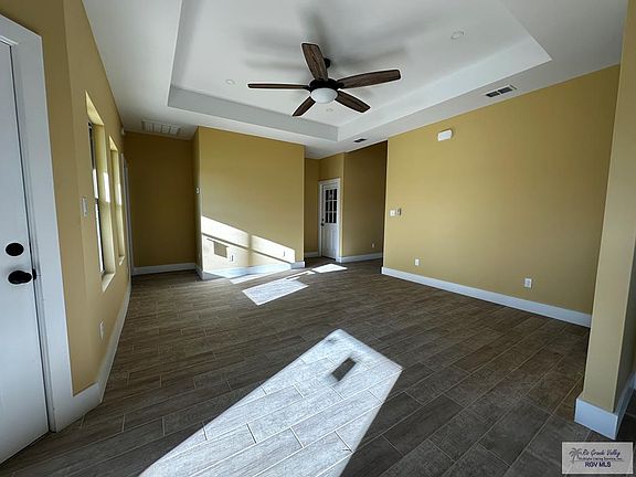 4th image of 23328 Pummelo Ave