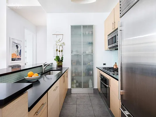 Sold by Sotheby's International Realty | media 2