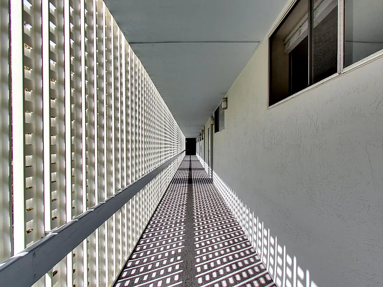Panomar Luxury Apartments — Photo 41