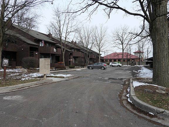 2nd image of 205 E Jolly Rd