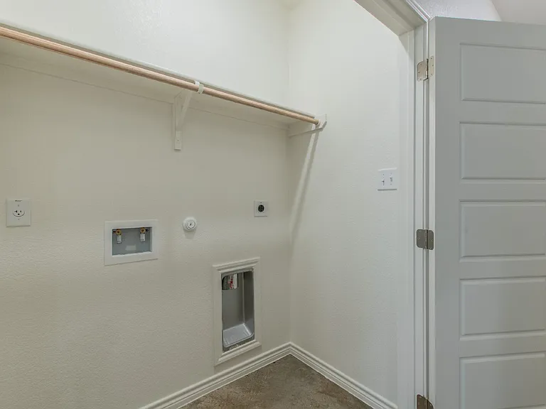 3901 Sugar Hackberry Trl #B — Photo 10