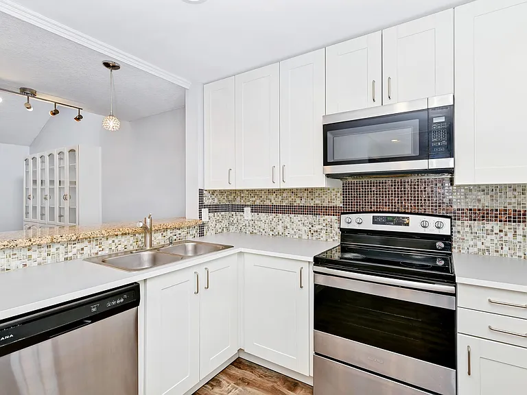 2300 Barbados Dr — Photo 12