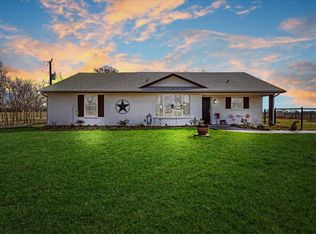 698 Hackberry Rd, Van Alstyne, TX 75495