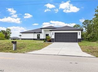 801 Williams Ave, Lehigh Acres, FL 33972