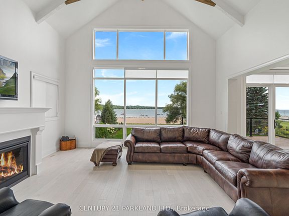 4th image of 326 Tiny Beaches Rd S