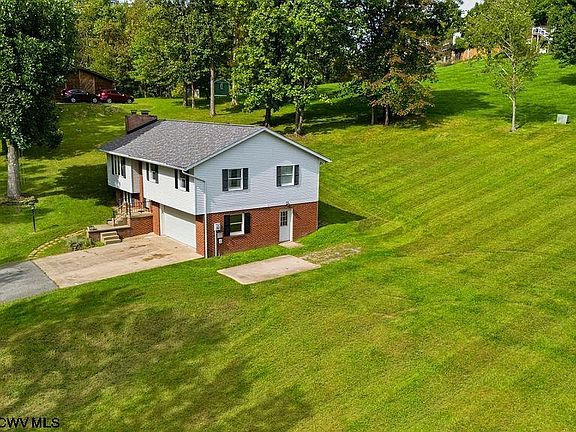 3rd image of 293 Forest Dr