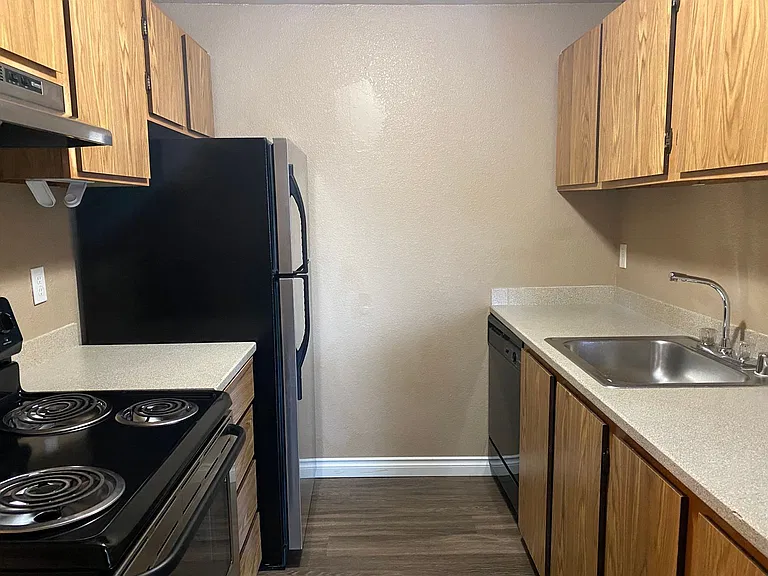Westwood Apartments — Photo 218