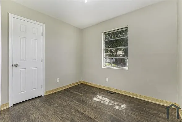 5432 12th Ct — Photo 7