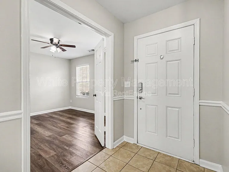 1820 Meadow Crossing Dr — Photo 13