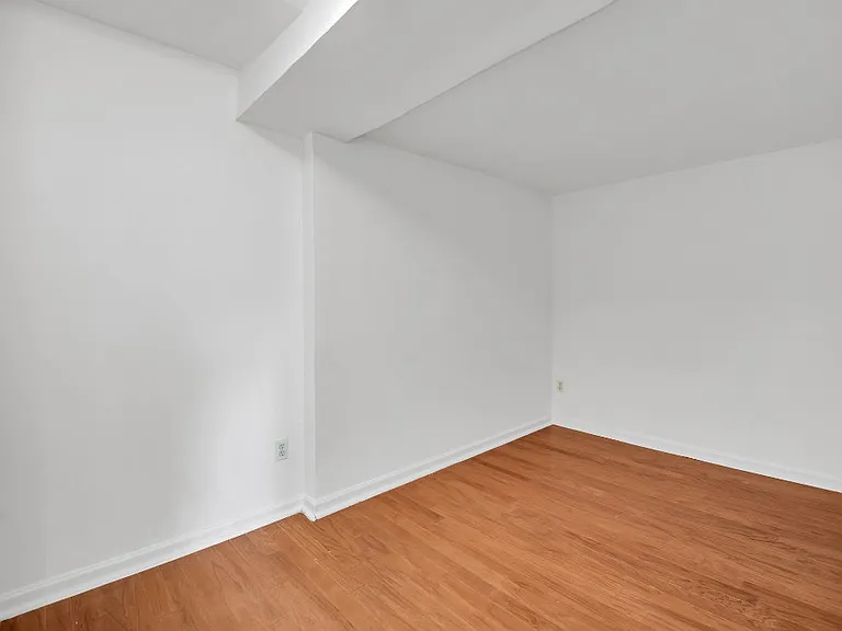220 E 22nd St #6A — Photo 7
