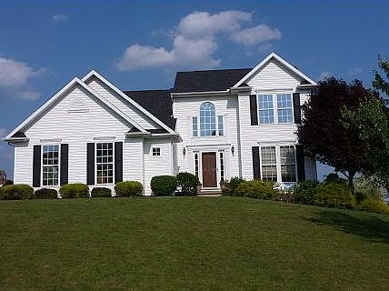 1st image of 110 Tartan Dr