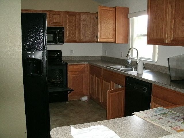 2nd image of 10390 Gifford Dr