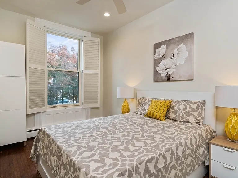 320 Commonwealth Ave #21 — Photo 9