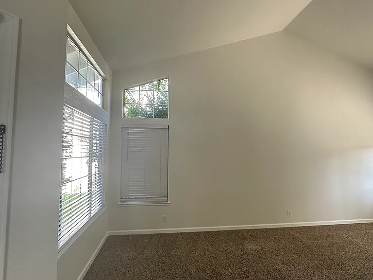 8224 Silverside Dr — Photo 2