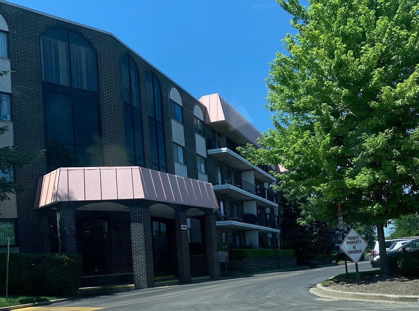 4901 Golf Rd APT 410, Skokie, IL 60077 | MLS #11864867 | Zillow