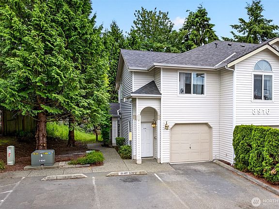 2nd image of 8916 Meridian Place NE #A201
