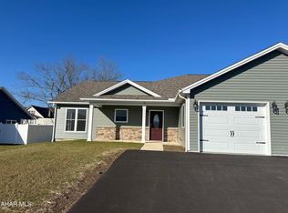 111 Red Tail Cir, Duncansville, PA