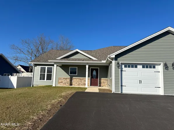 111 Red Tail Cir, Duncansville, PA 16635