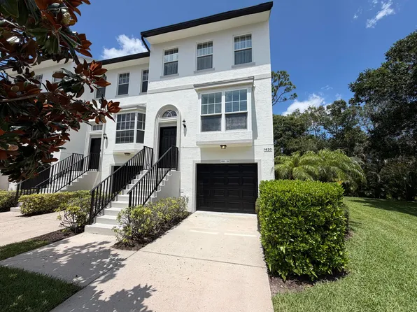 1620 42nd Square #104, Vero Beach, FL 32960