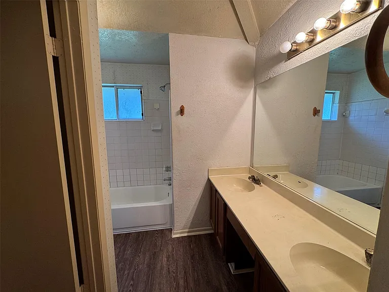 10014 Sand Pass Ln — Photo 13